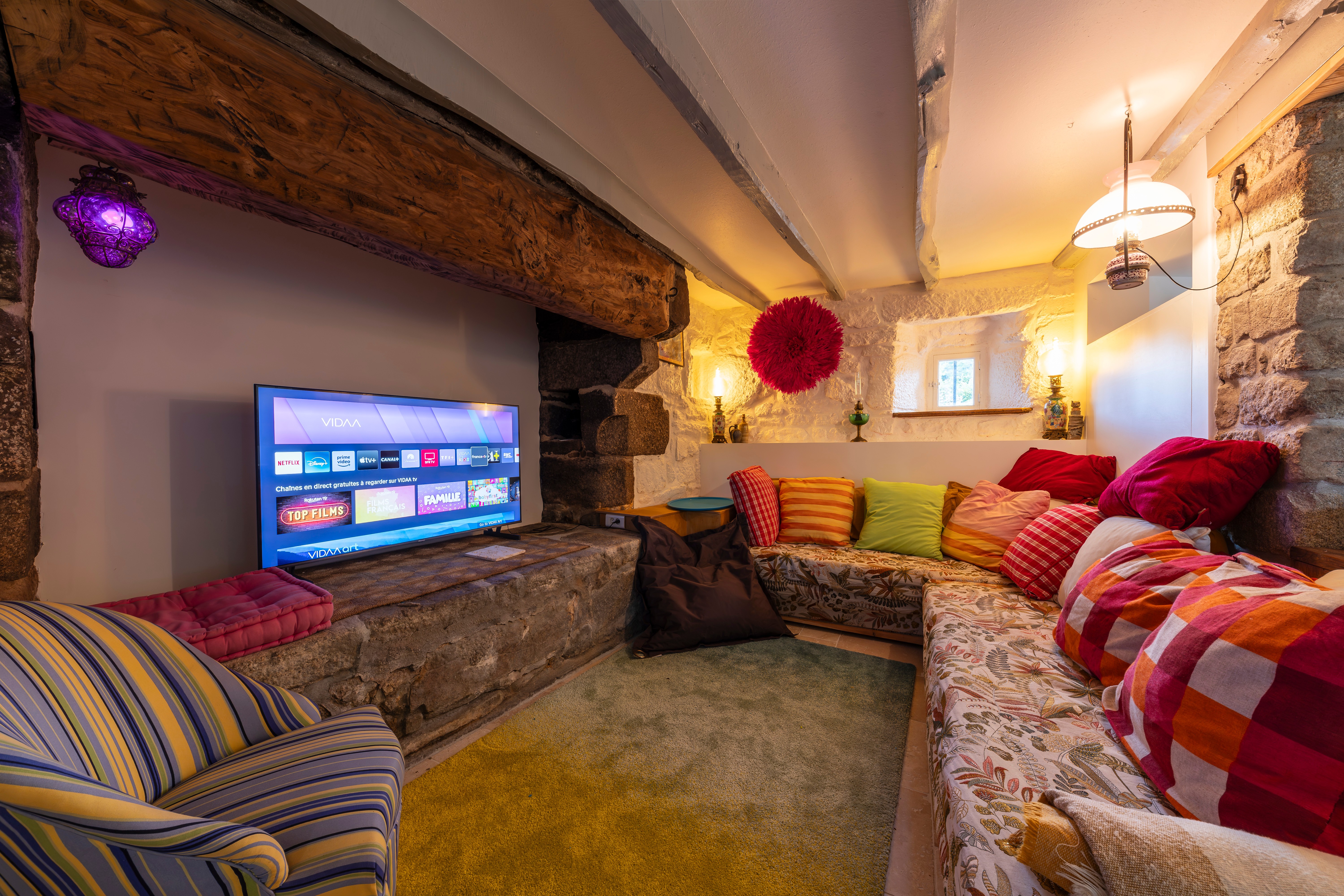 salon avec TV