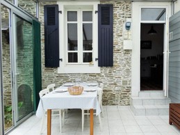 L'entrée par la véranda