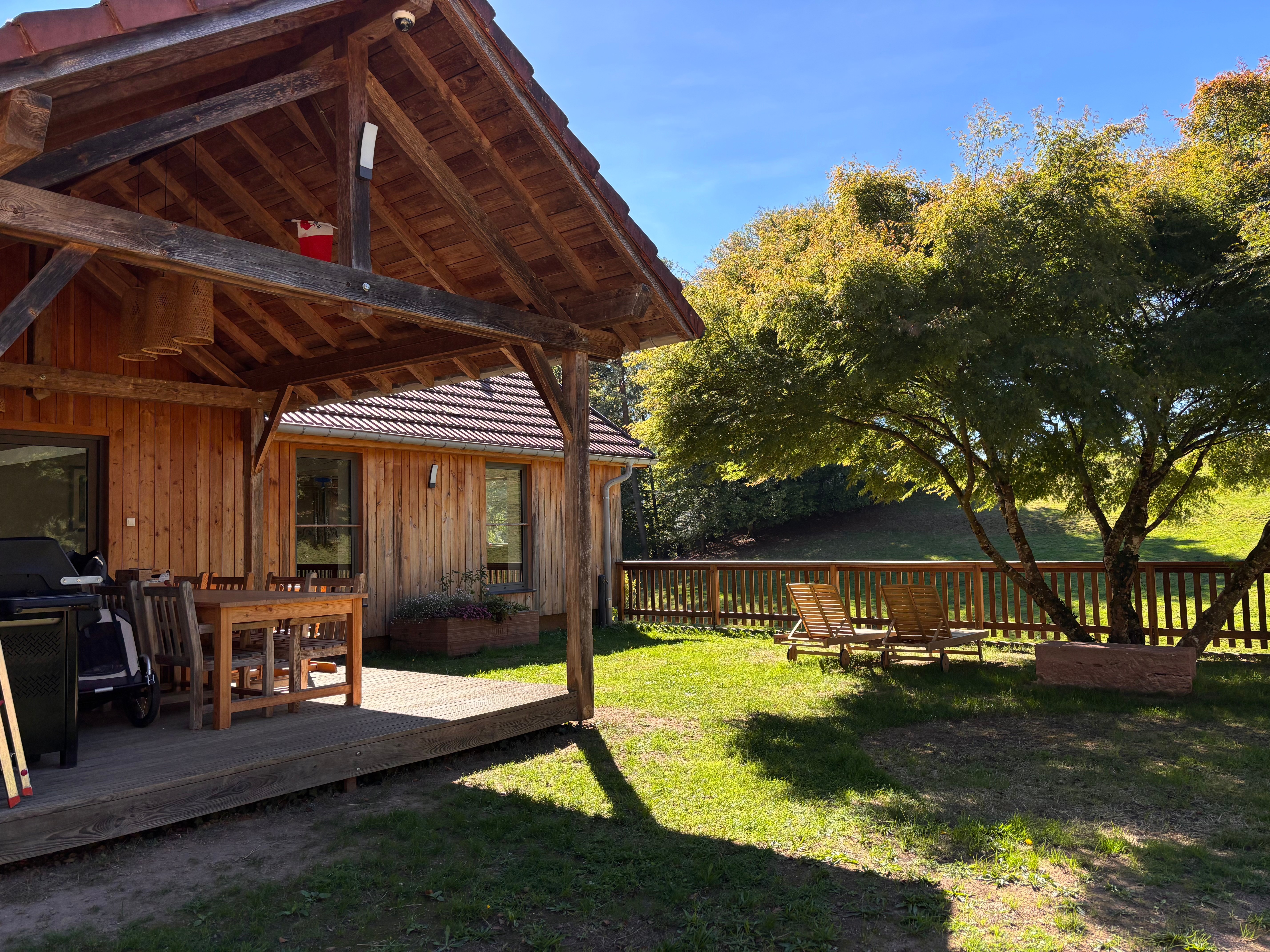 Extérieur et terrasse   - Gîte Les Vieux Champs