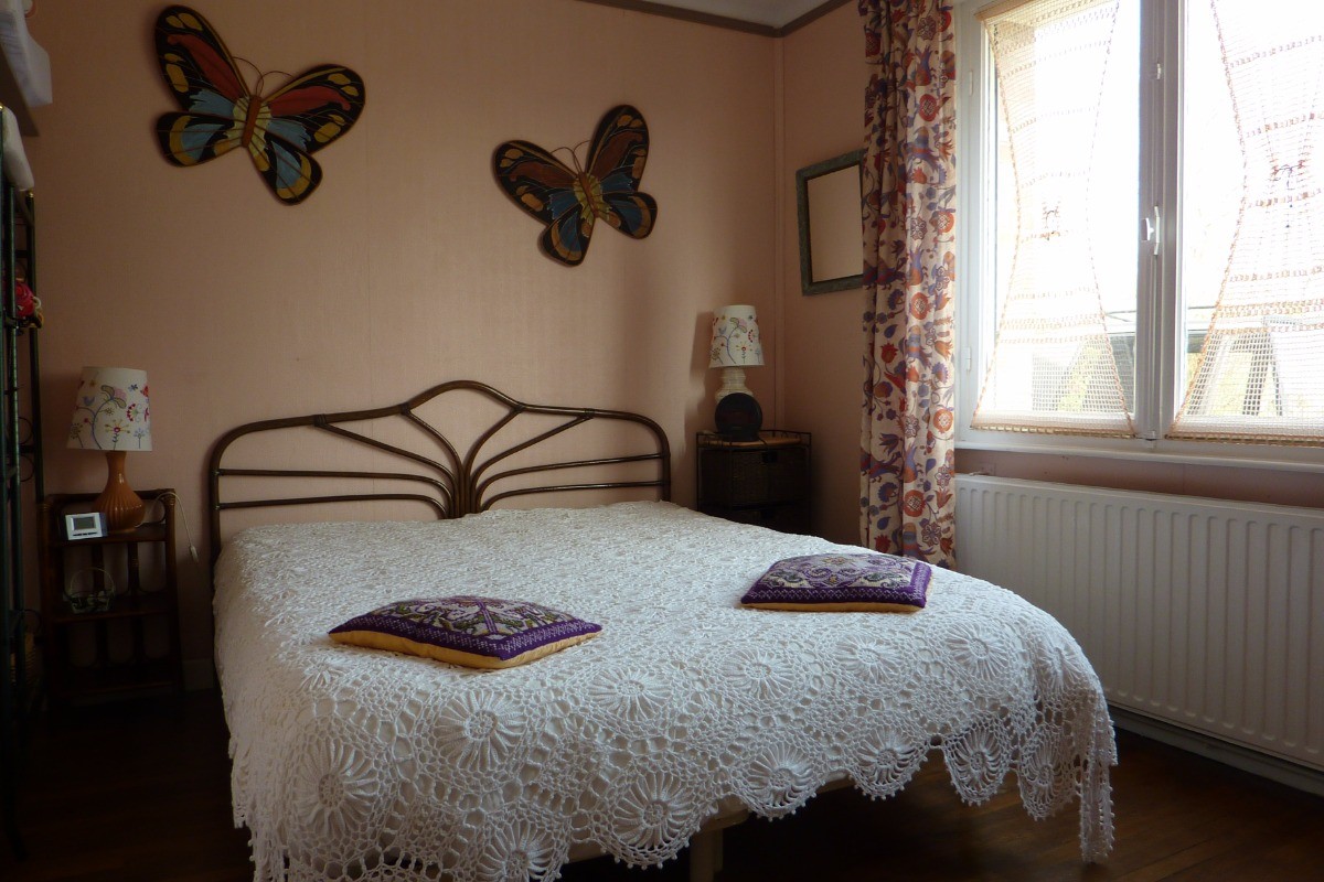 CHAMBRE COTE JARDIN REZ DE CHAUSSEE