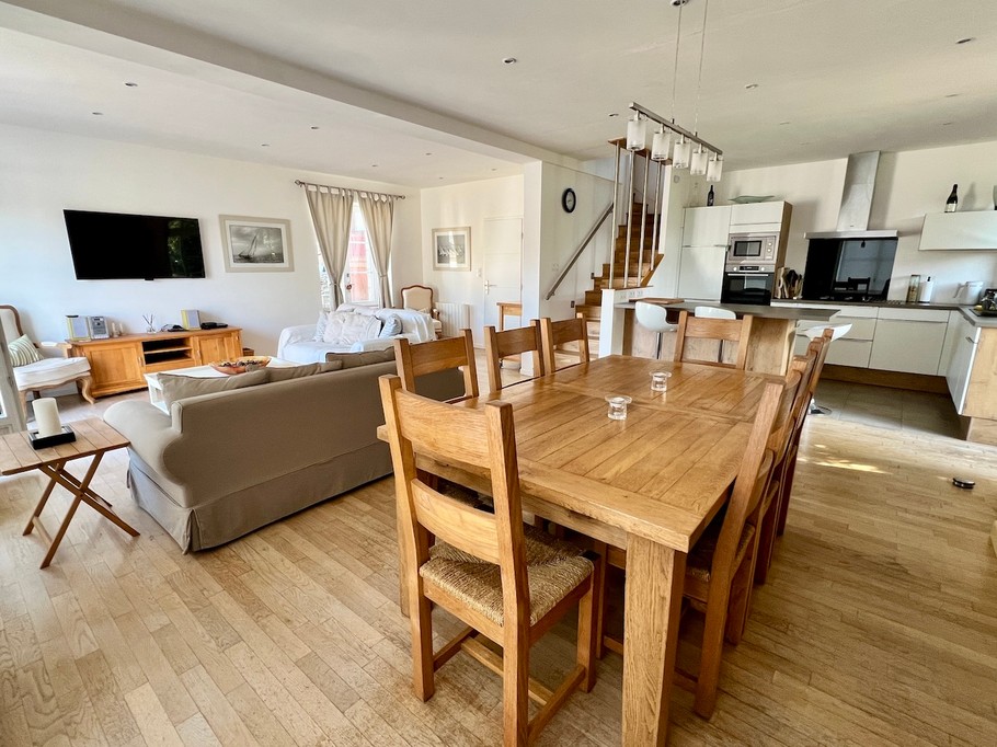 Large dining area for 8 people