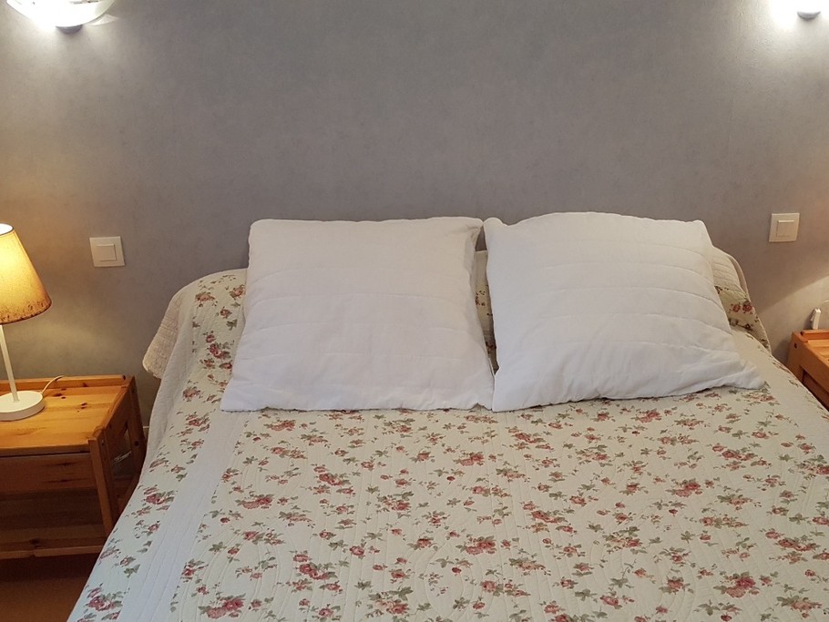 Chambre de plain pied pour 2 personnes (lit 140x190 cm)
Crédits photo : Clévacances 35