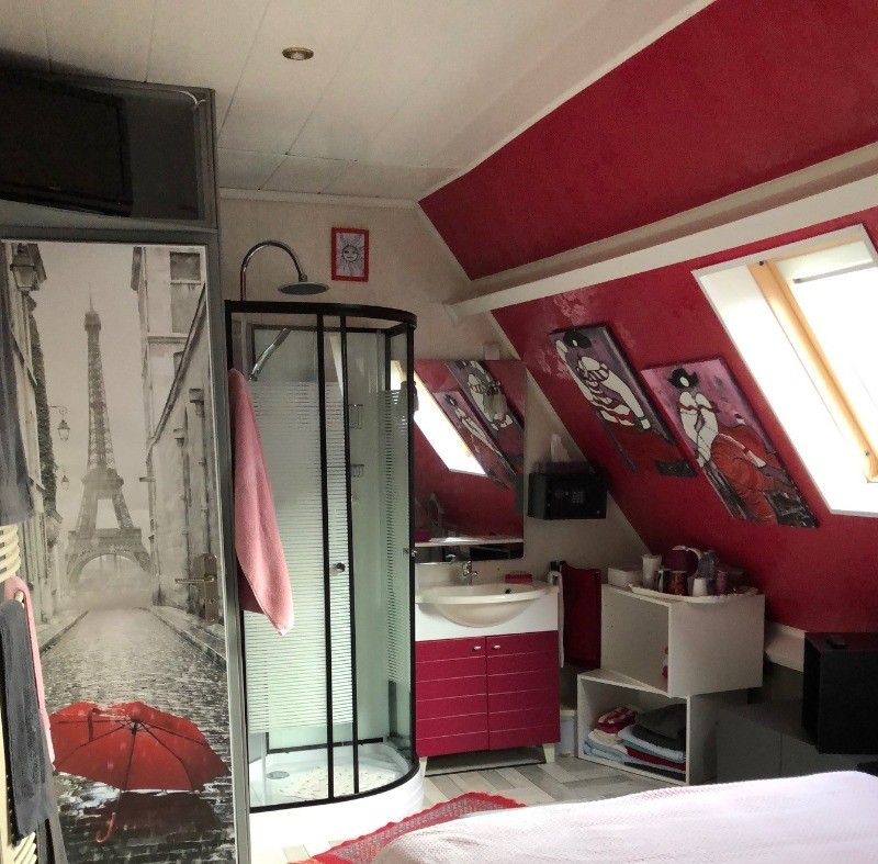 Chambre Gris/Rose 2 pers et salle de douche