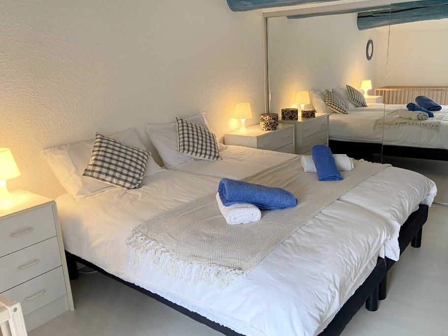 Chambre étage : 2 lits en 90