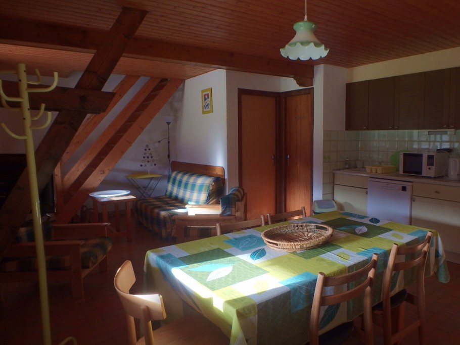 séjour et coin cuisine