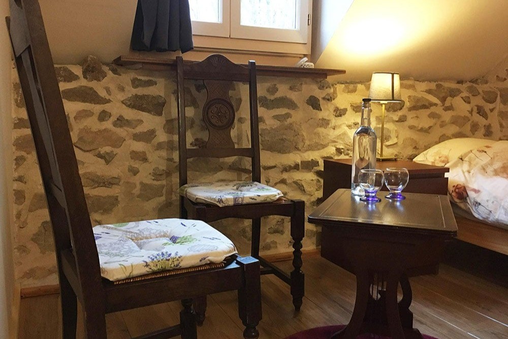 Little sitting area in bedroom
