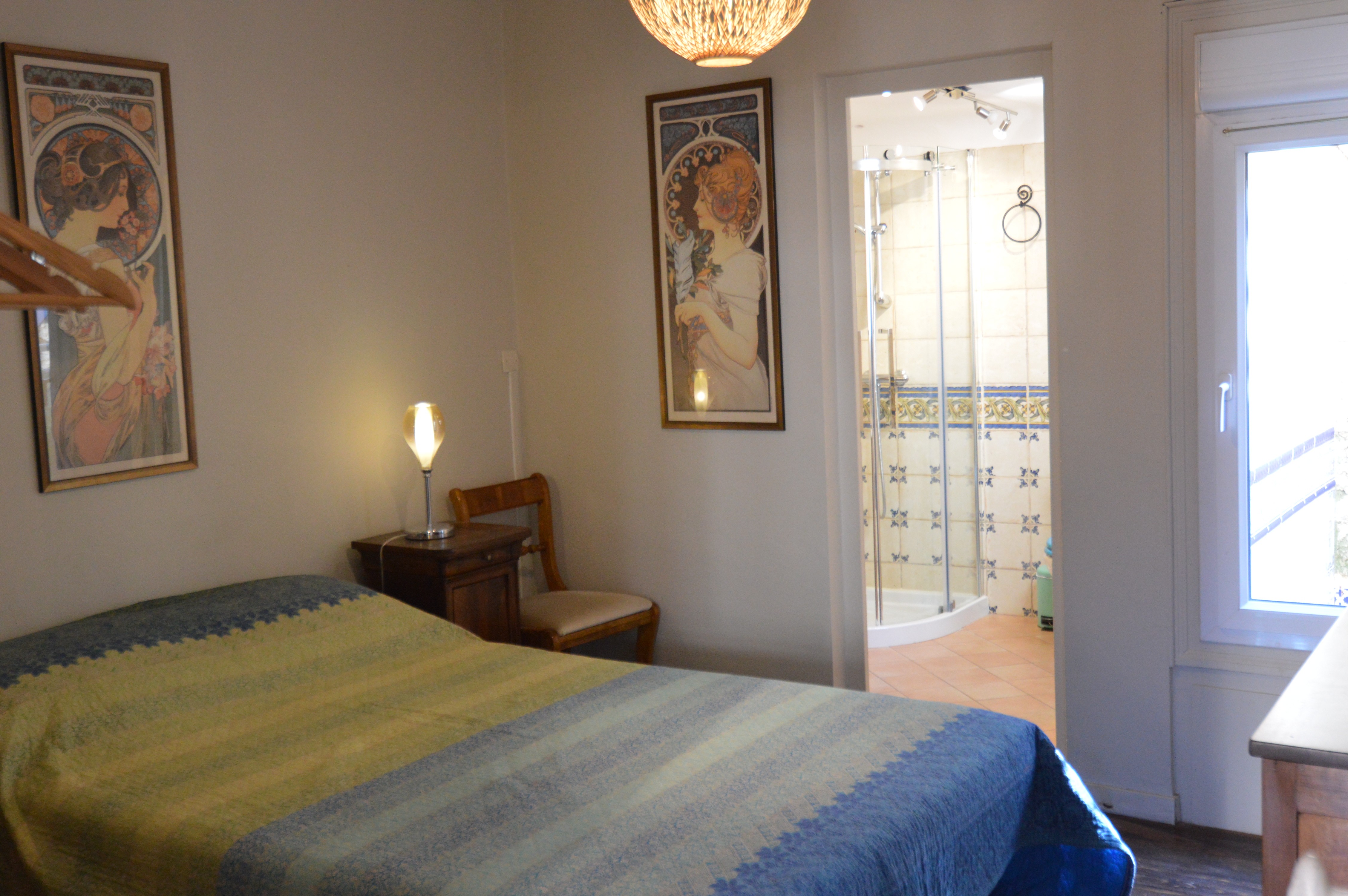 Chambre confortable – Location de vacances Hérault.