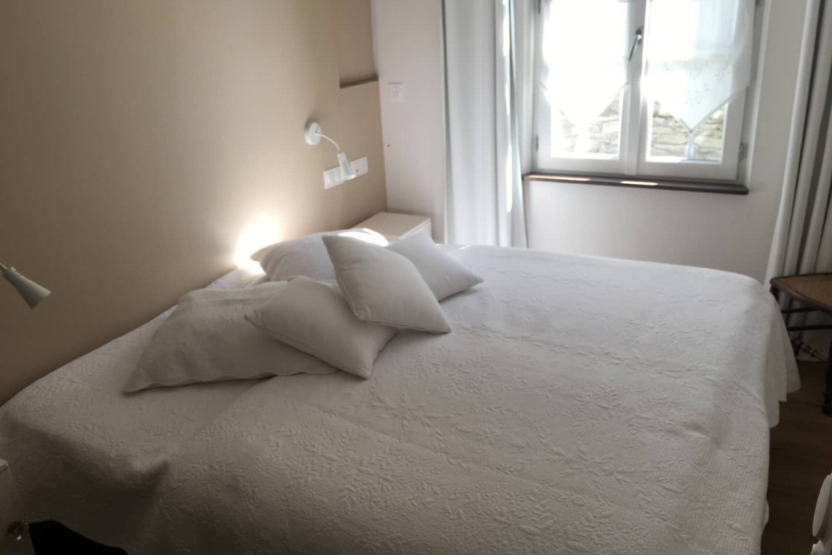 Chambre avec deux lits simples ou couplés - Logement jusqu'à 4 personnes - Le TiTou