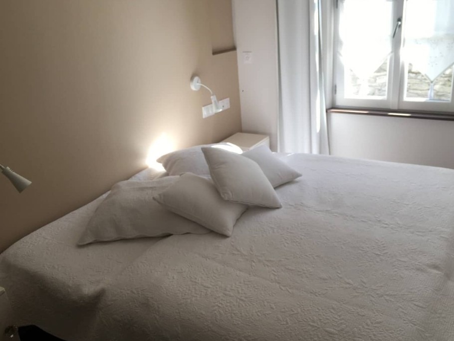 Chambre avec deux lits simples ou couplés - Logement jusqu'à 4 personnes - Le TiTou