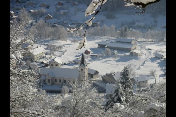 Vue sur le village enneigé du Ménil - Chalet Pervenche