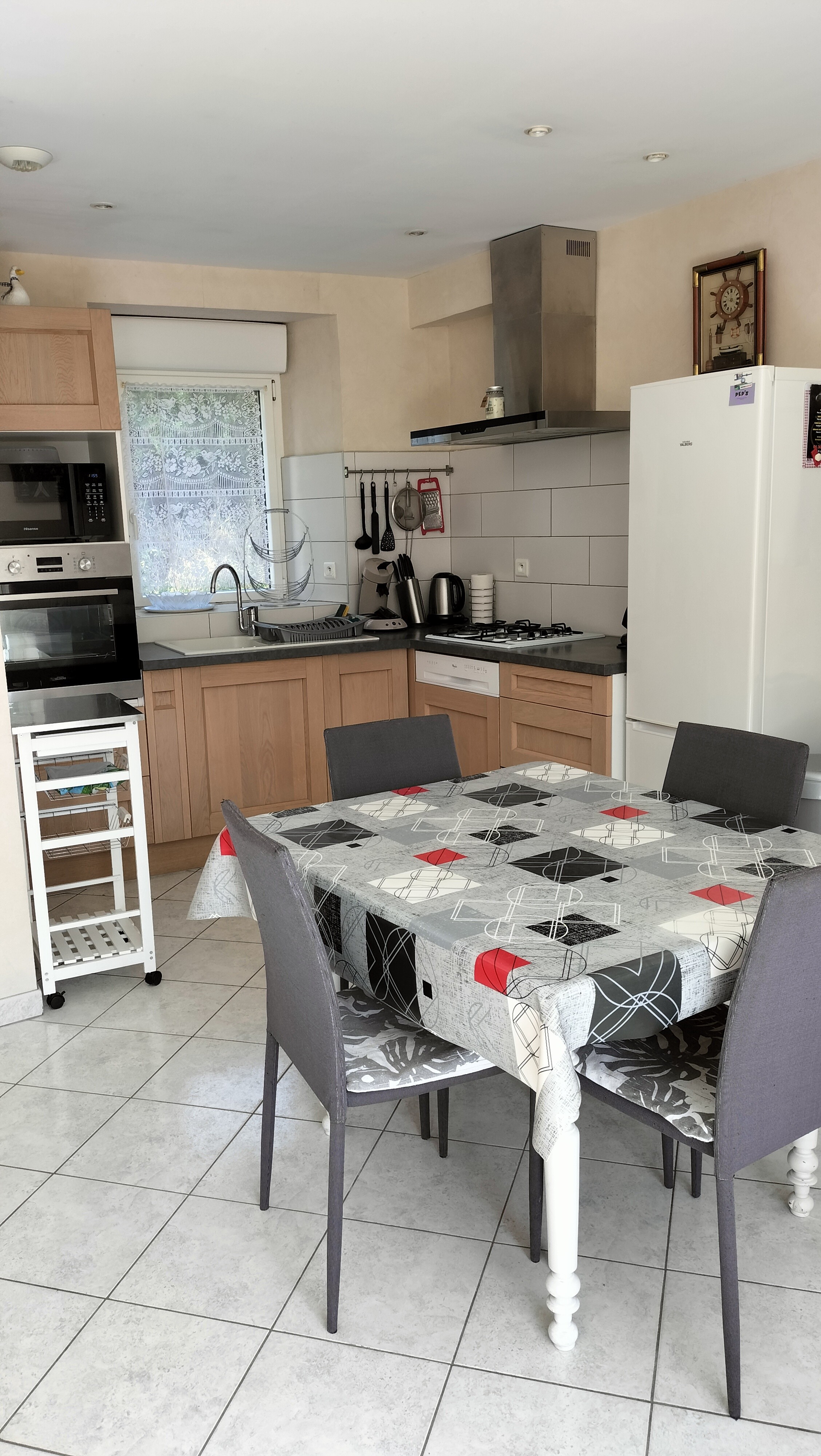 Cuisine aménagée+coin repas