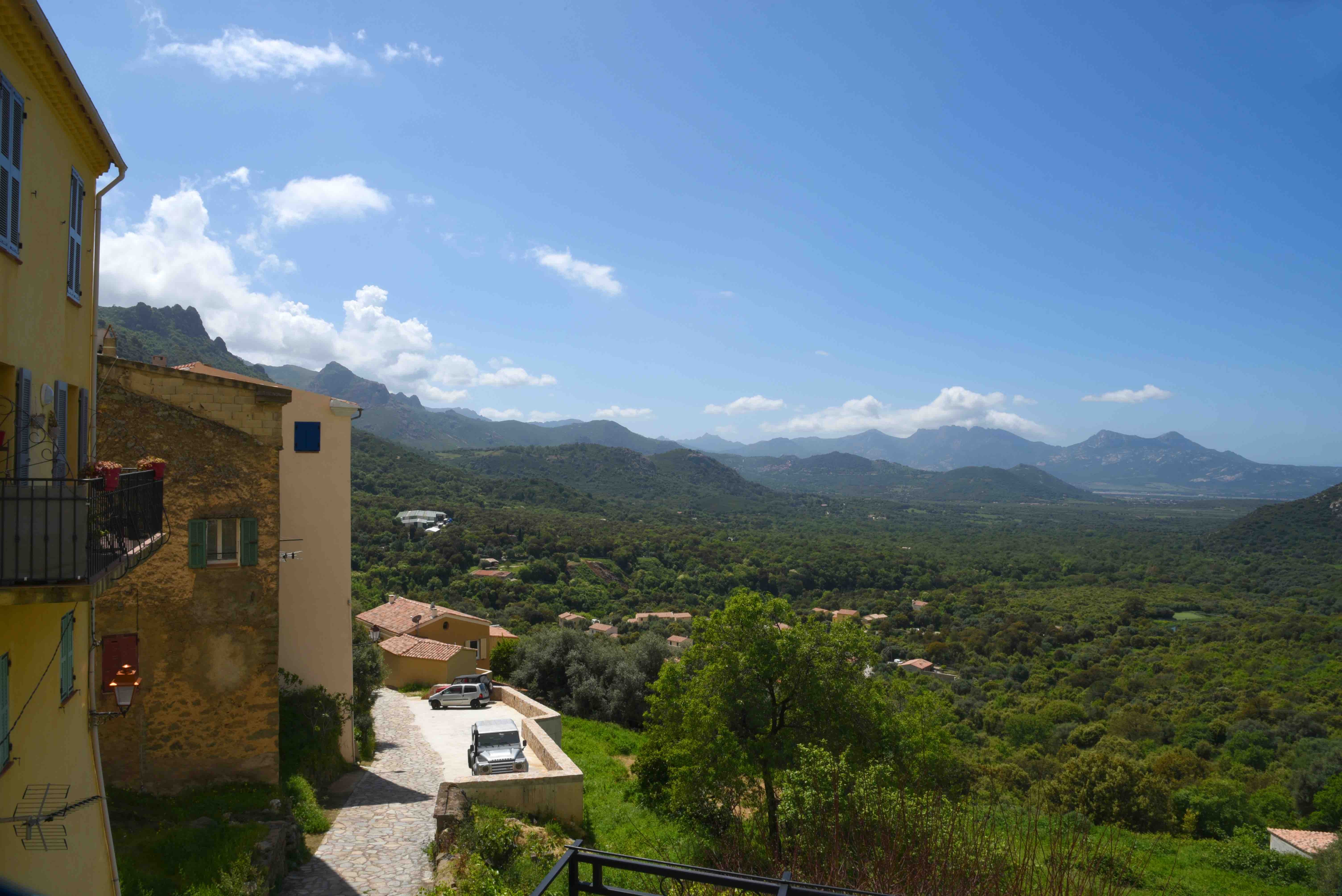 Vue vers la vallée depuis la chambre