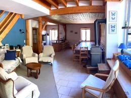 Salon/ séjour - îte de groupe Chevreuil au domaine Les Sources Folles