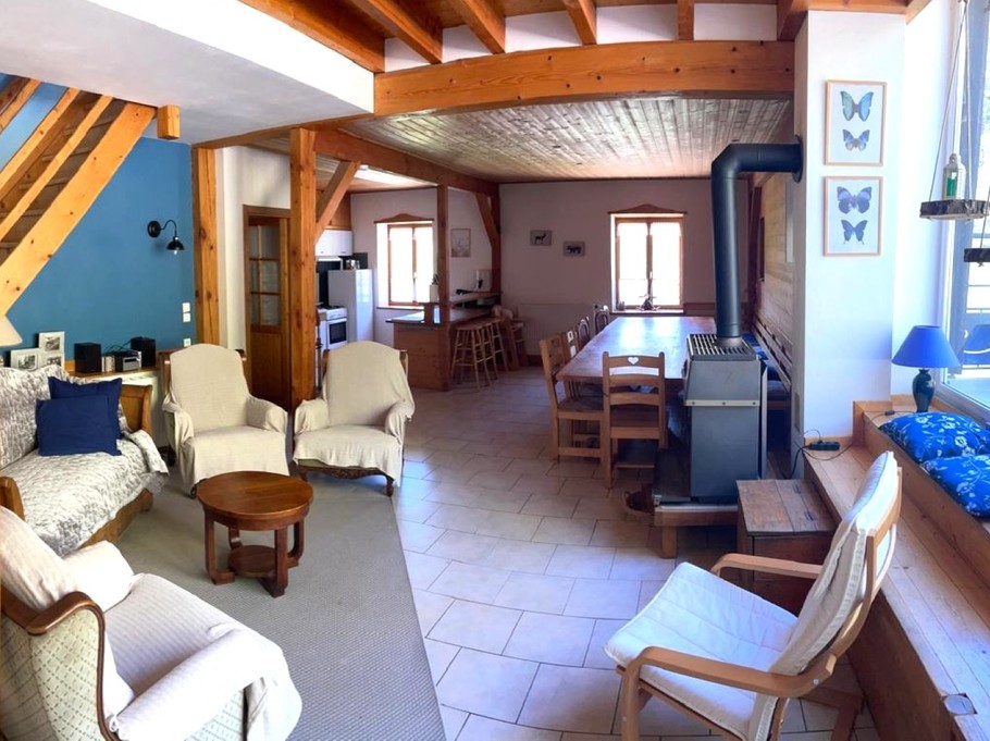 Salon/ séjour - îte de groupe Chevreuil au domaine Les Sources Folles