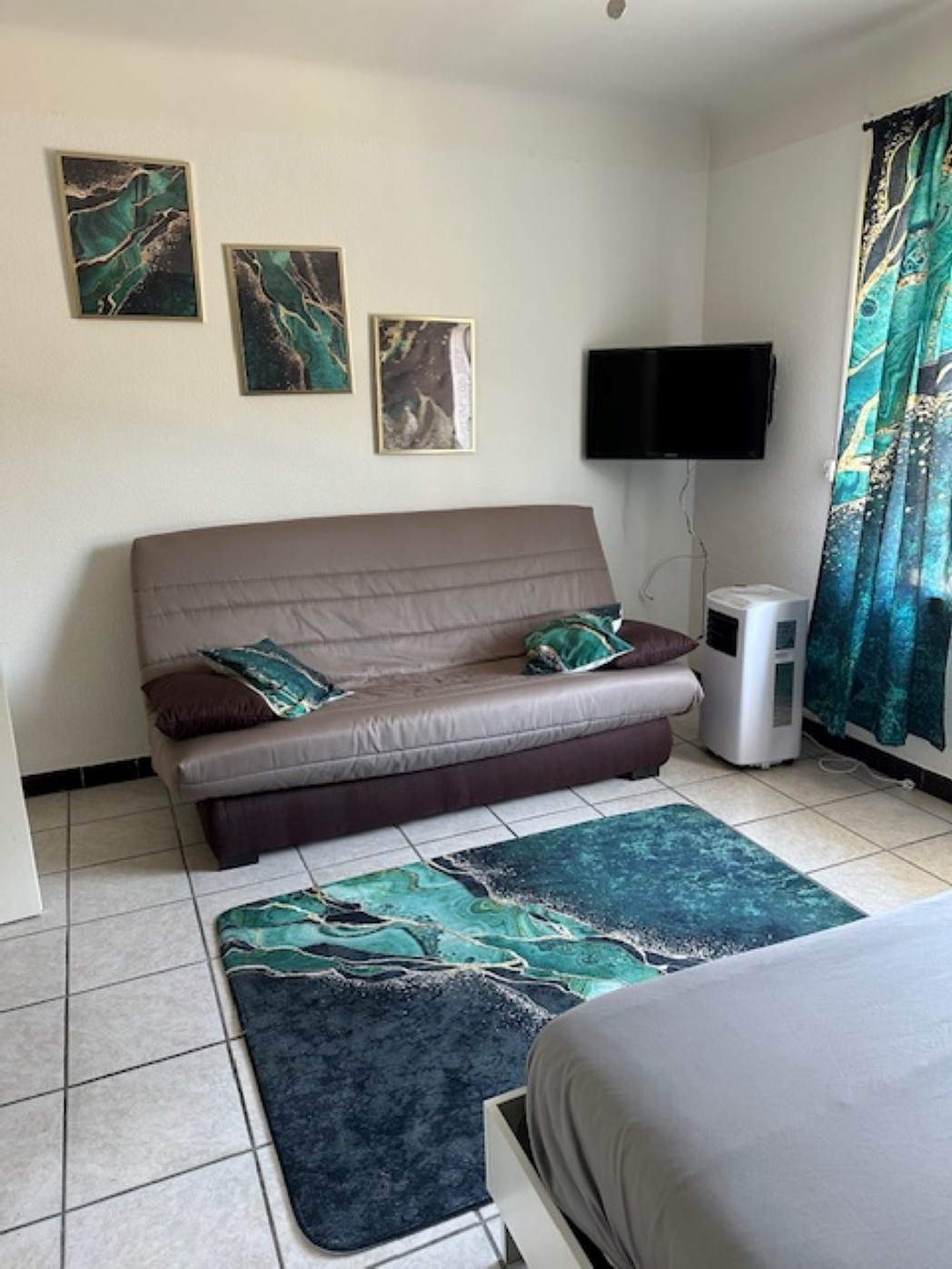 Second bedroom