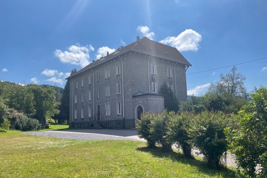 Le Granit : gite vert au deuxième étage