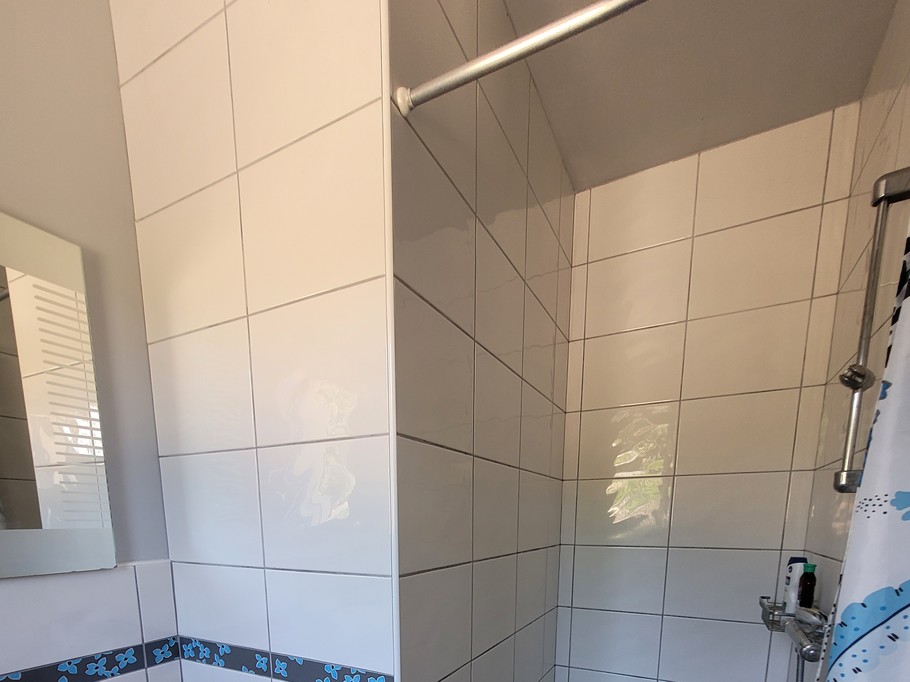 Salle d'eau de la chambre du rez de chaussée