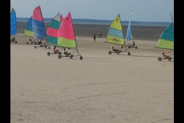 Le char à voile pour s'amuser avec le vent dans la baie.