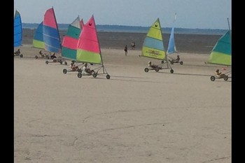 Le char à voile pour s'amuser avec le vent dans la baie.