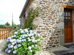 ENTRÉE DE LA MAISON
