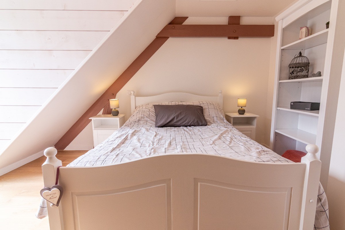 Chambre 2  vue sur étang et terrasse