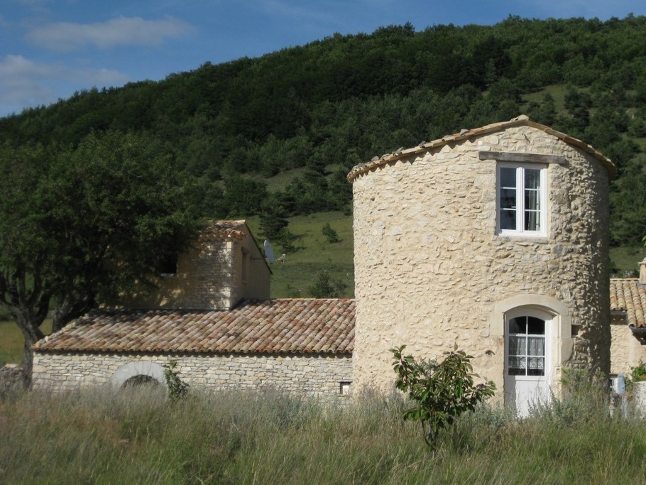 La tour, gîte pour 1 couple.
