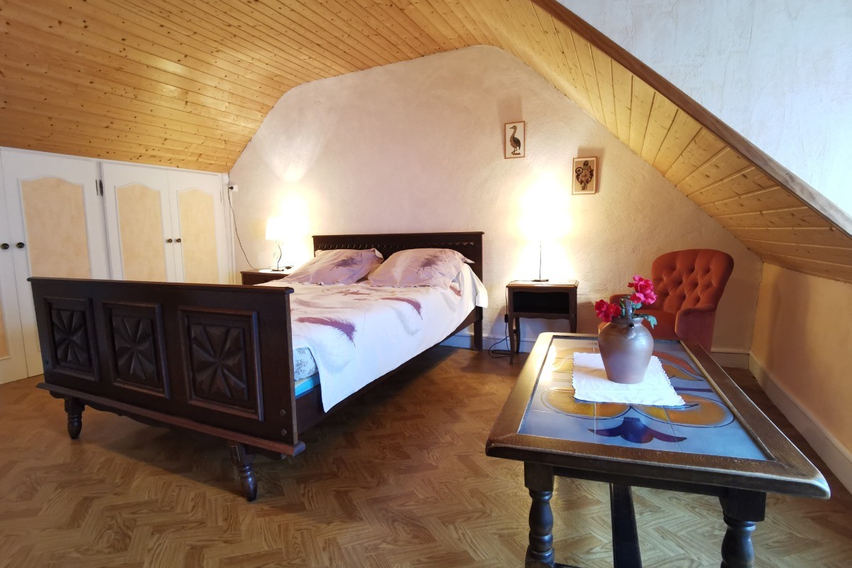 Etage 1: Chambre 1 avec lit 140