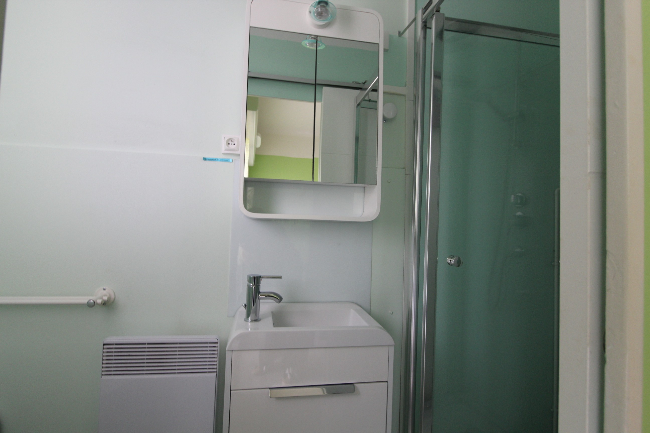 Salle d'eau 1  - Appartement F2 1er étage