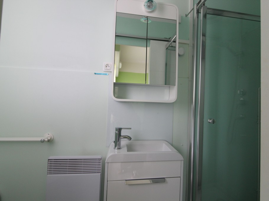Salle d'eau 1 - Appartement F2 1er étage
