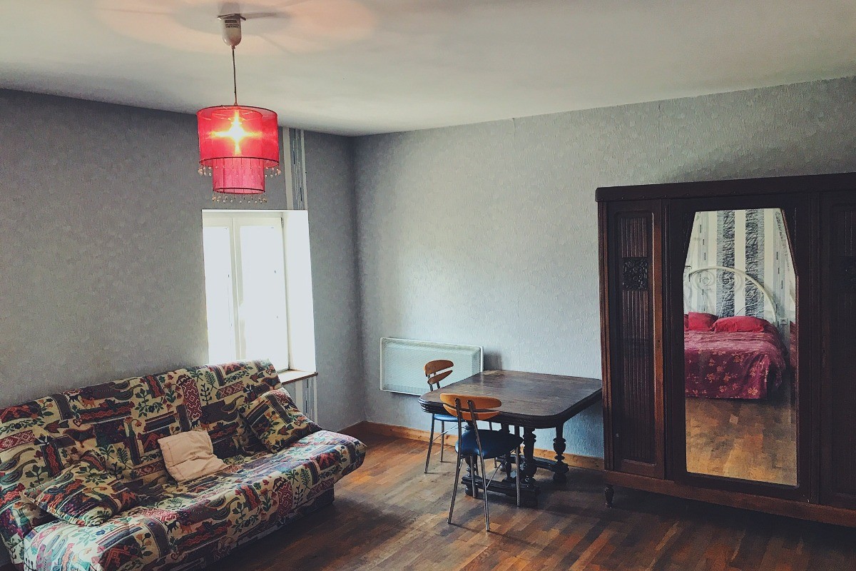 Chambre d'amis - Clic-clac, table de bureau et rangements