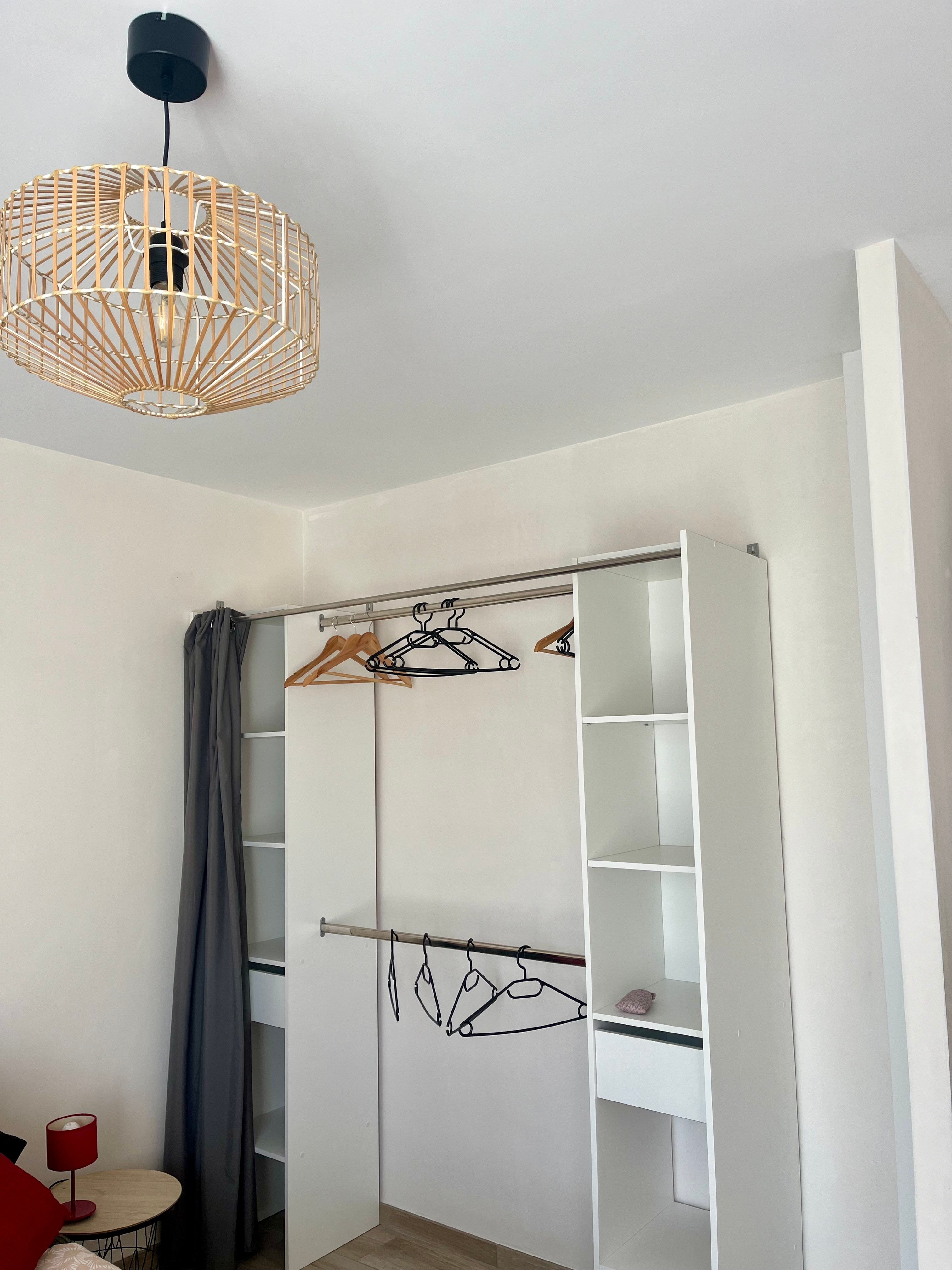 Penderie de la chambre 2