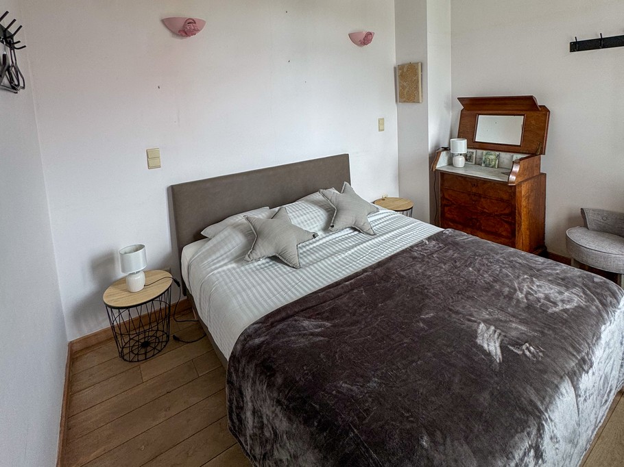 Chambre Rose - 1 lit double (RDC)