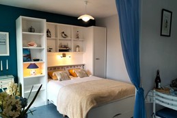 L'espace nuit - Apt. de charme 2 pers, vue mer - Plage des Rosaires à PLERIN - COTES D'ARMOR ( BRETAGNE )