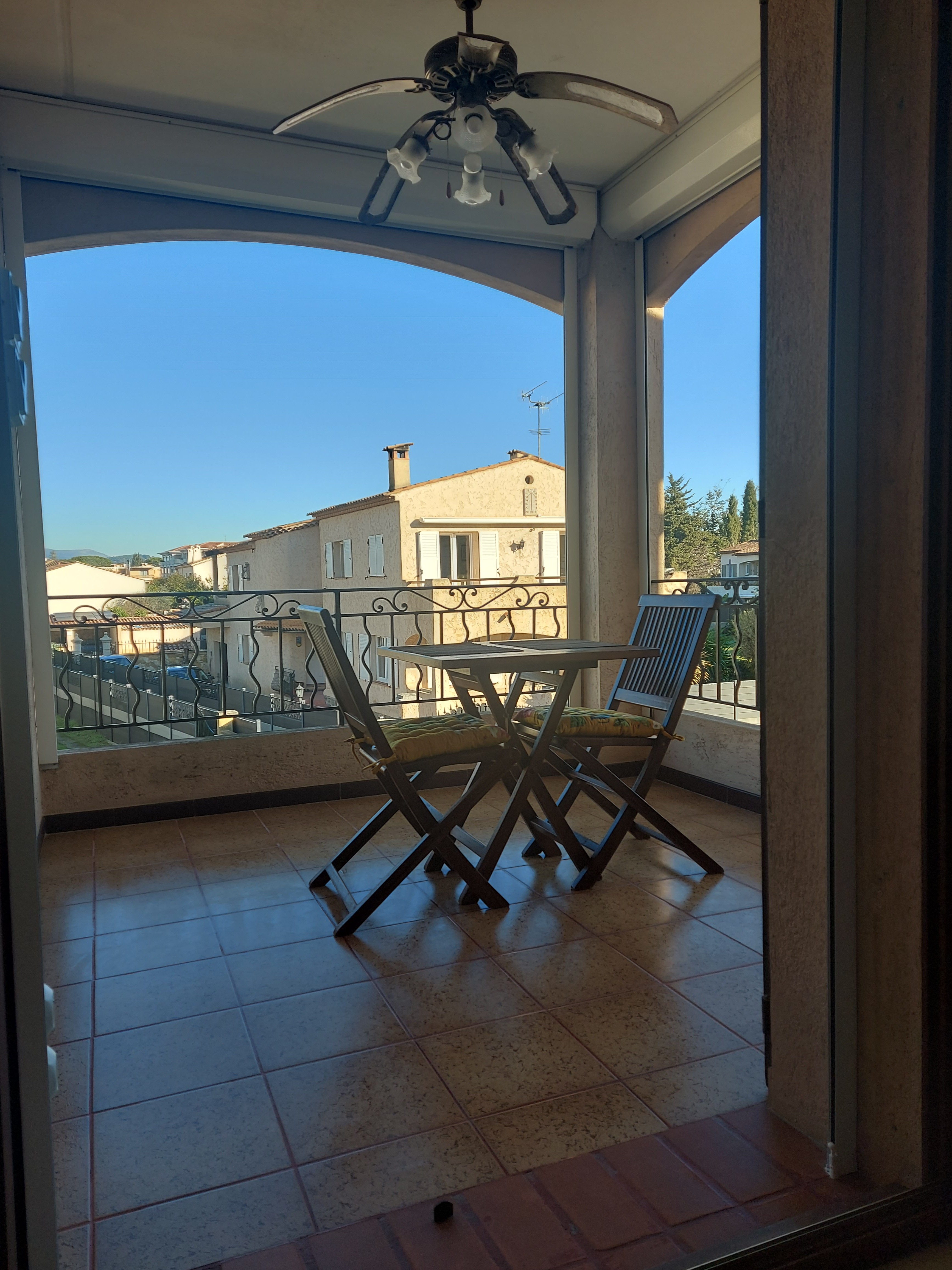 Loggia avec belle vue dégagée