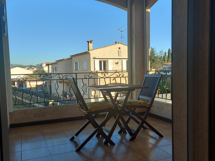 Loggia avec belle vue dégagée
