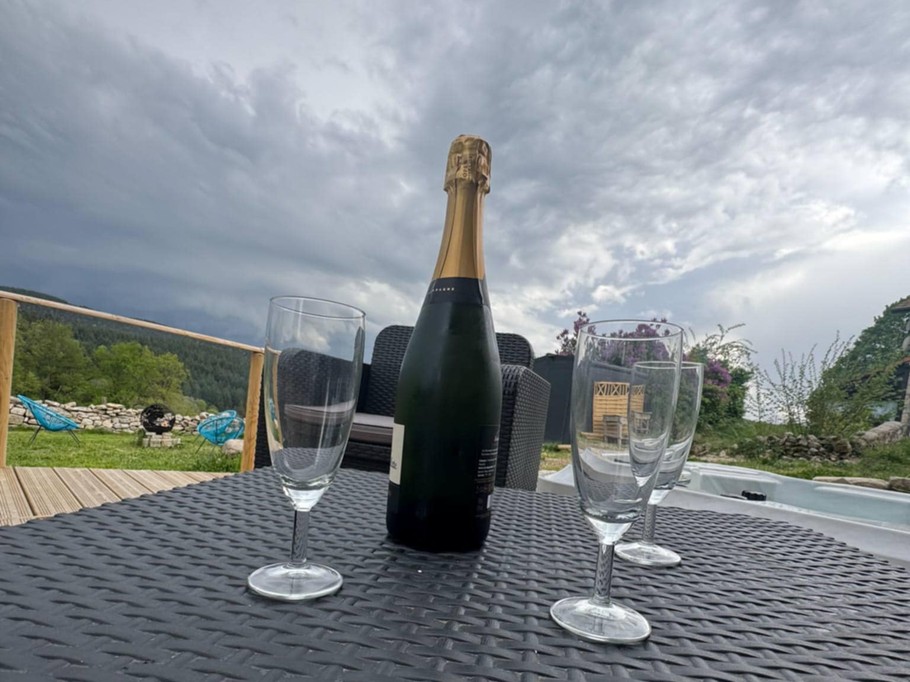 L'extérieur - Gîte Ukhutula , Vollore-Montagne , Puy-de-Dôme , Auvergne