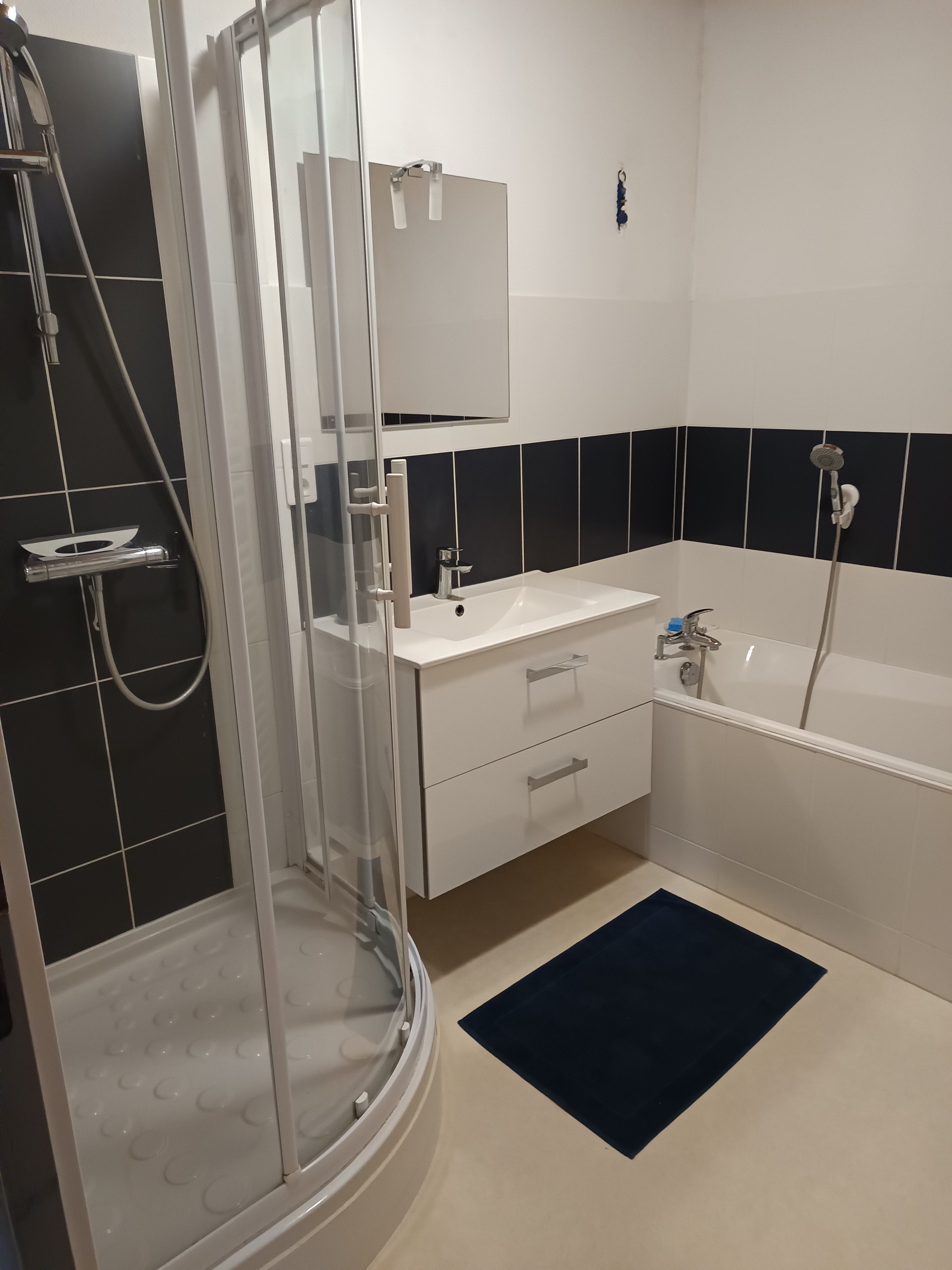 Bathroom: shower/ bath/ baby cot.
Separate toilet on landing