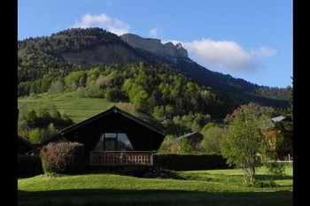 Chambre dans un joli chalet de 40m2 offrant très jolie vue en Chartreuse