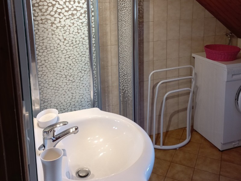 Salle d'eau + WC + lave linge