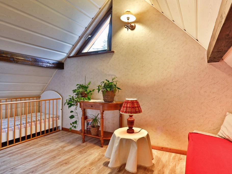 Reading corner/baby bed