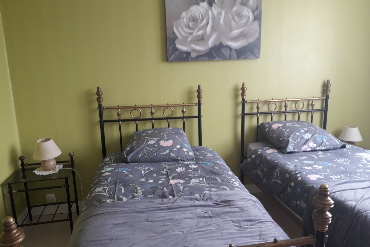 Chambre avec 2 lits de 90 cm