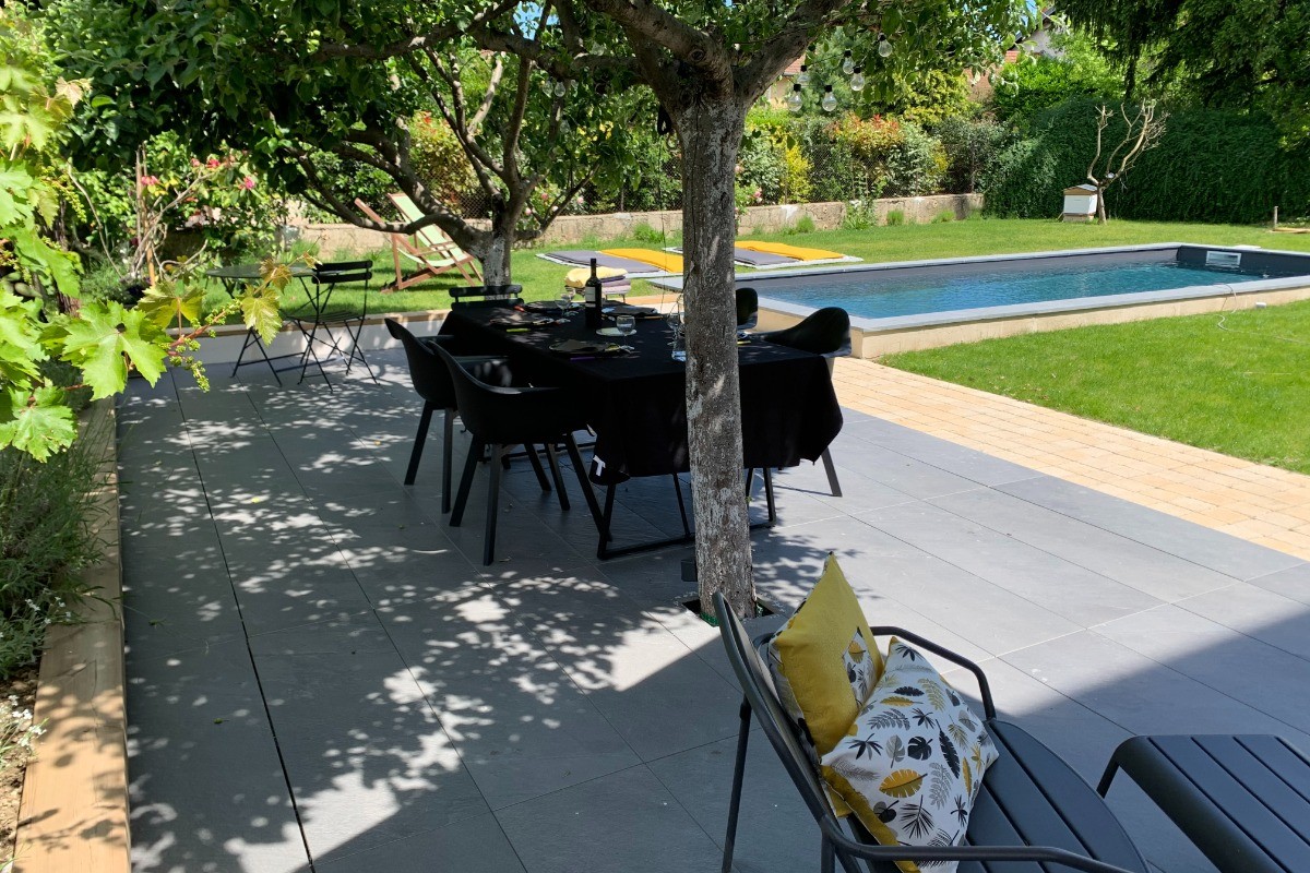 Terrasse et coin piscine