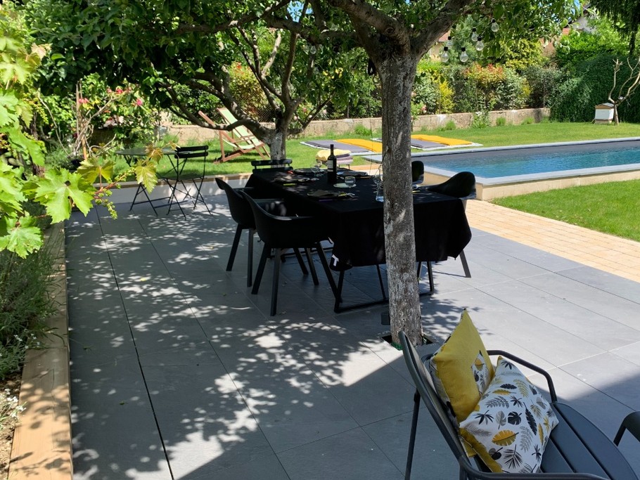 Terrasse et coin piscine