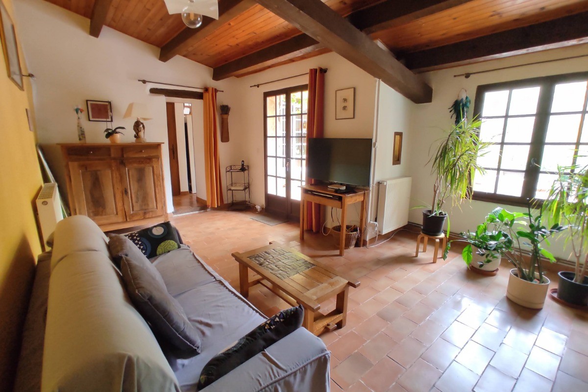 Le salon - Maison en pierres en Drôme Provençale