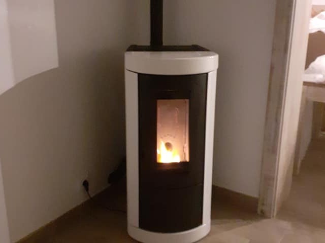 poêle à pellets - Au gîte des Mazes