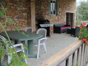La terrasse privée offre tout le confort nécessaire