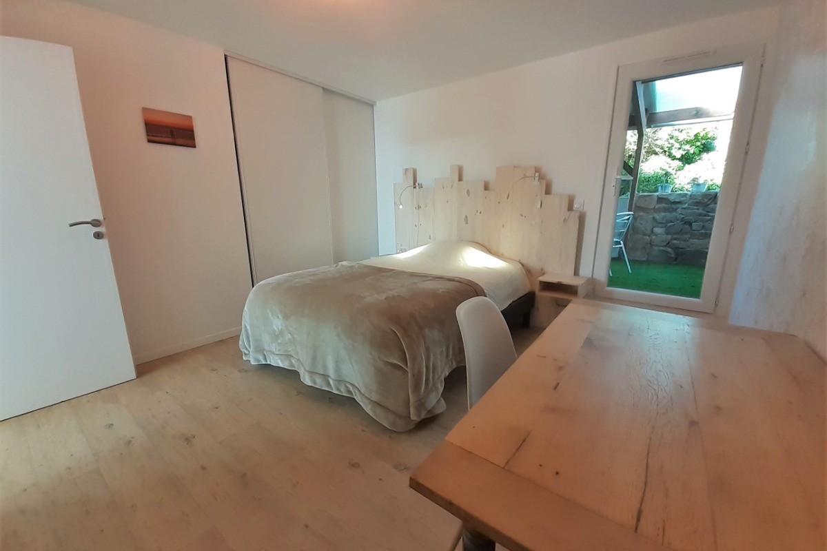 AR KAARDI, location de vacances 4 personnes, Clévacances,Trévou Tréguignec, chambre