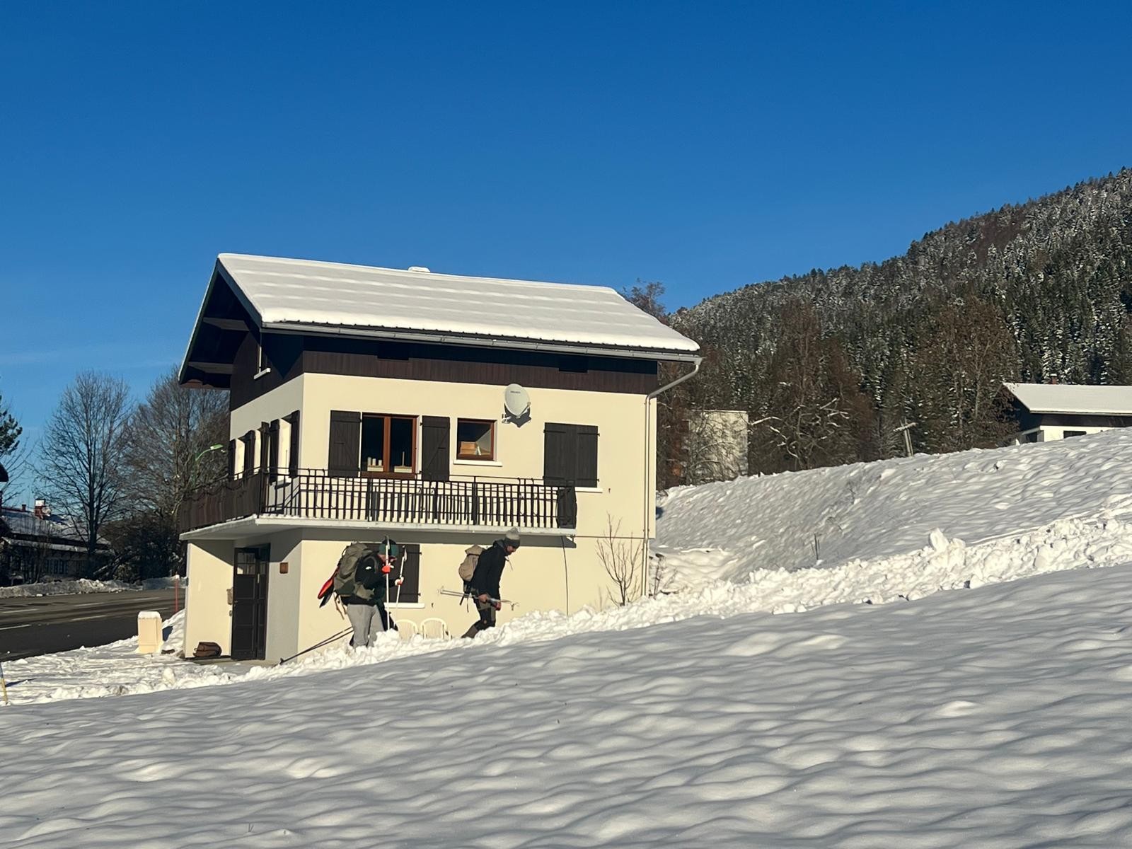 Chalet L'Éterlou sous la neige