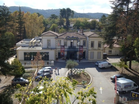 Vue Casino La Terrasse du Passy Location de vacances Gréoux-les-Bains