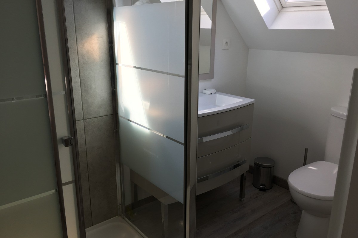 Location Drouin, Paimpol, espace intérieur, Etage, salle d'eau - WC
